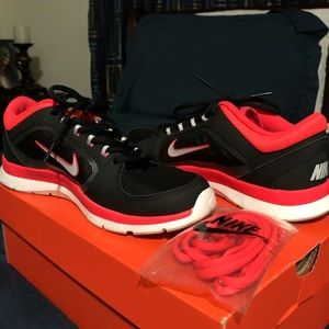 Women’s Nike flex trainer 4